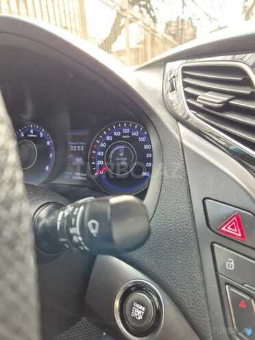 Hyundai i40-13