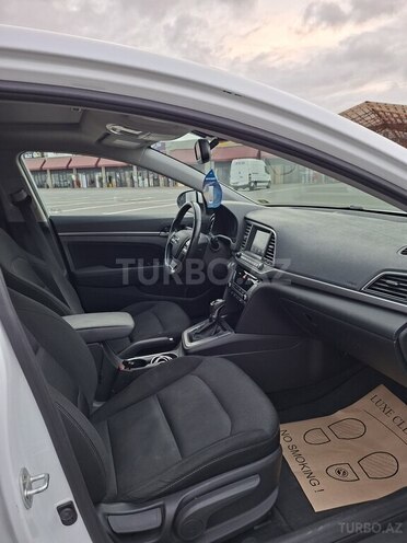 Hyundai Elantra 2017, 222,228 km - 2.0 л - Bakı