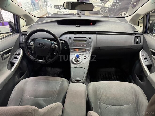 Toyota Prius-6