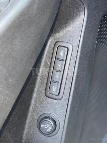 Chevrolet Equinox-15