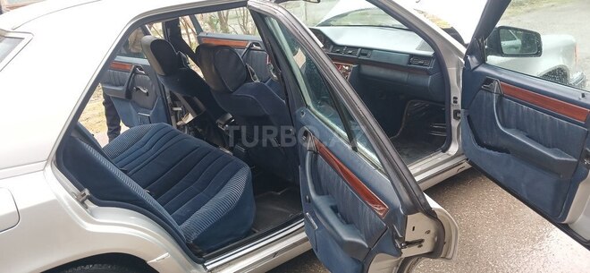 Mercedes 220 E-14