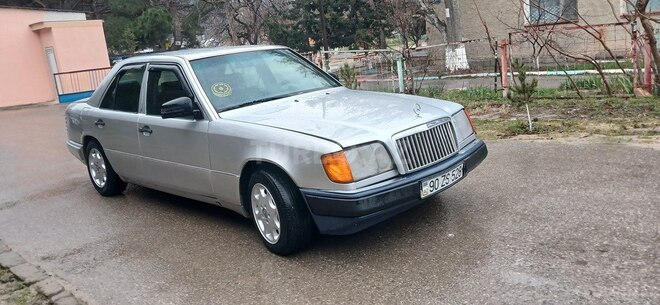 Mercedes 220 E-3