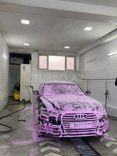 Audi A6-12