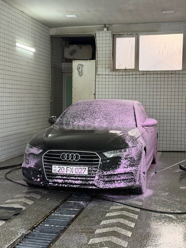 Audi A6-11