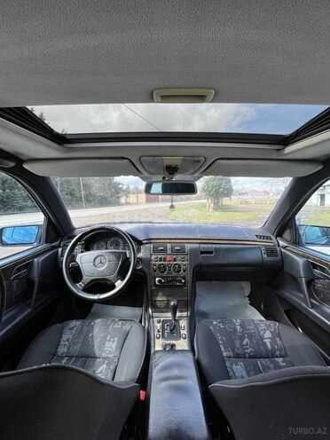 Mercedes E 240 1998, 258,000 km - 2.4 l - Bakı