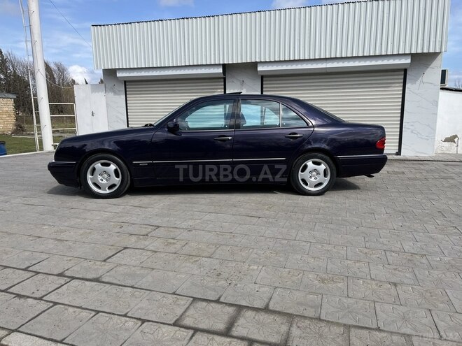Mercedes E 240 1998, 258,000 km - 2.4 l - Bakı