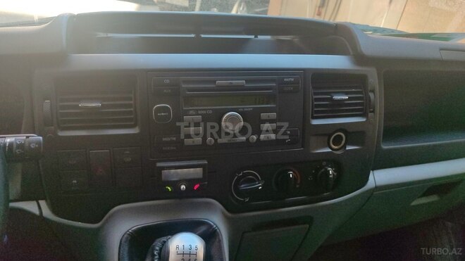 Ford Transit-4