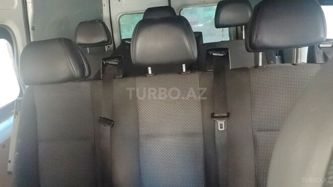 Ford Transit-6