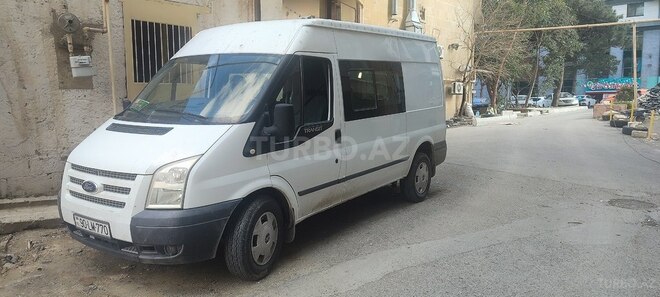 Ford Transit-9