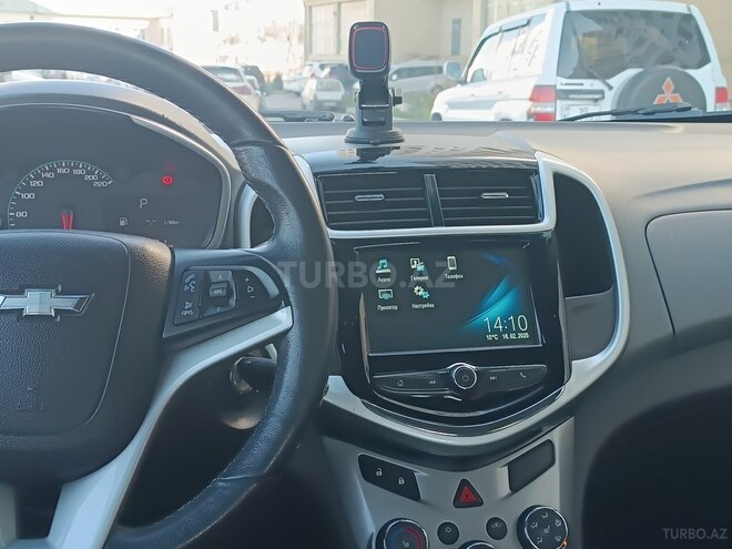 Chevrolet Aveo-10