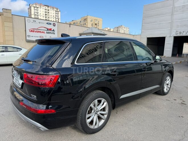 Audi Q7-5