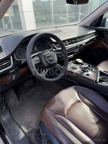 Audi Q7-2