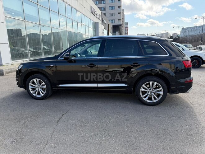 Audi Q7-3