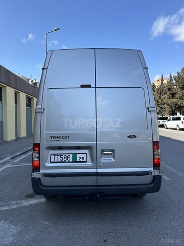 Ford Transit-6