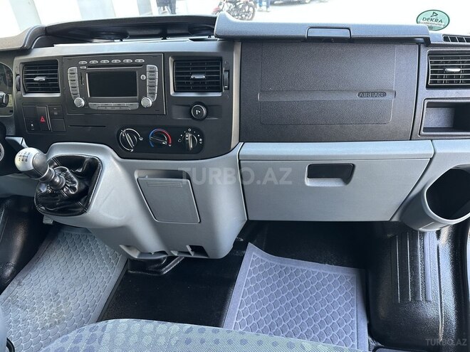 Ford Transit-18