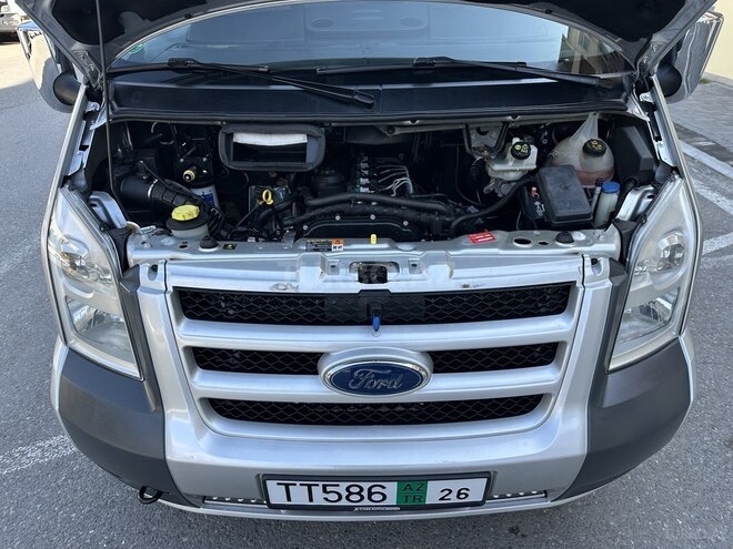 Ford Transit-20