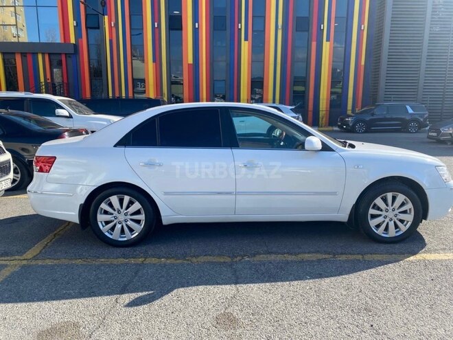 Hyundai Sonata-4