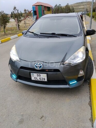 Toyota Prius C-7