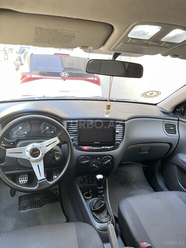 Kia Rio-12
