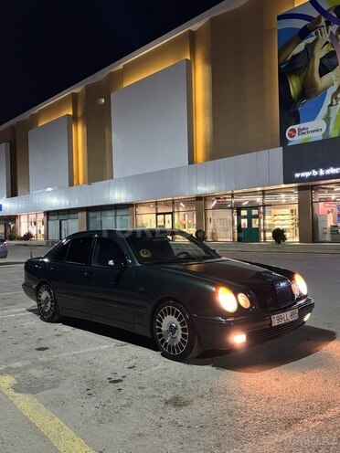 Mercedes E 300 1998, 420,000 km - 3.0 l - Bakı
