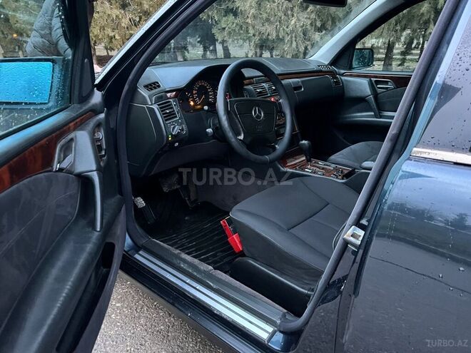 Mercedes E 240 1999, 286,100 km - 2.4 l - Sumqayıt