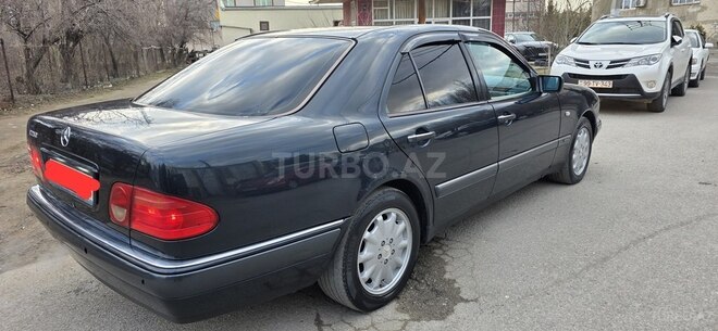 Mercedes E 240 1999, 286,100 km - 2.4 l - Sumqayıt