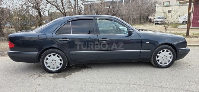 Mercedes E 240 1999, 286,100 km - 2.4 l - Sumqayıt