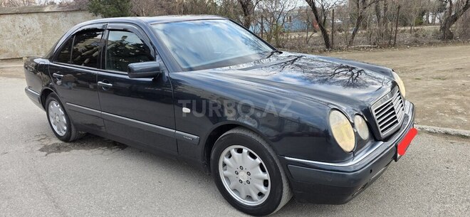 Mercedes E 240 1999, 286,100 km - 2.4 l - Sumqayıt