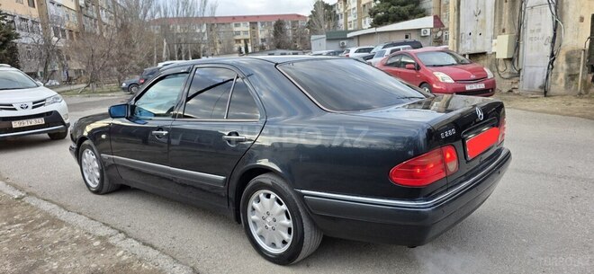 Mercedes E 240 1999, 286,100 km - 2.4 l - Sumqayıt