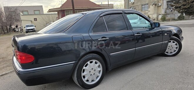 Mercedes E 240 1999, 286,100 km - 2.4 l - Sumqayıt
