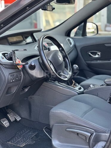 Renault Scenic-2