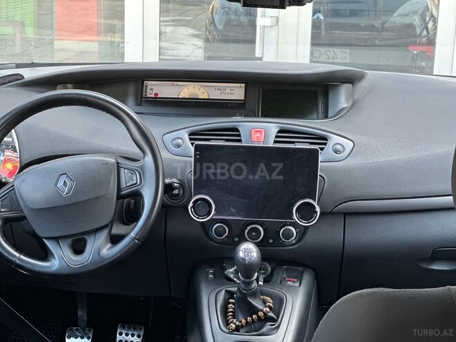Renault Scenic-4