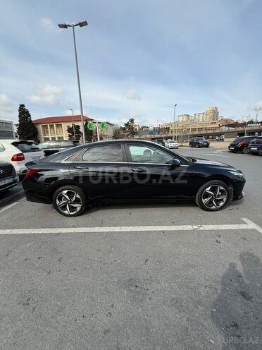 Hyundai Elantra-4