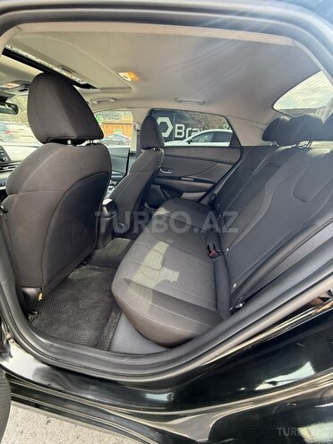 Hyundai Elantra-10