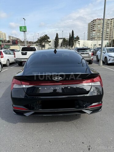 Hyundai Elantra-2