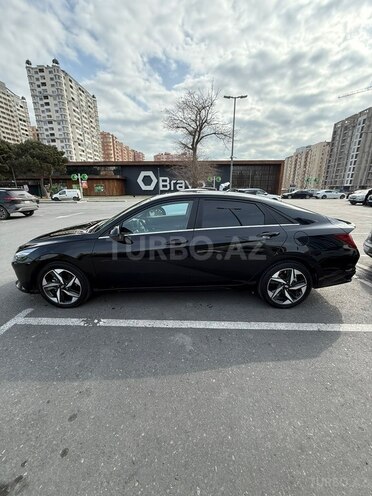 Hyundai Elantra-3