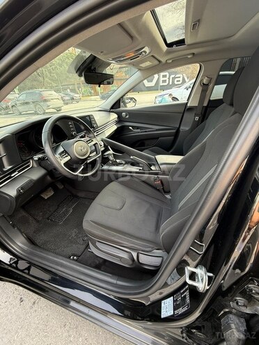 Hyundai Elantra-8