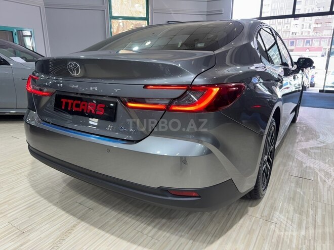 Toyota Camry-6