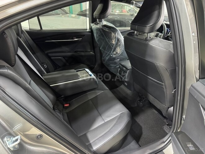 Toyota Camry-16