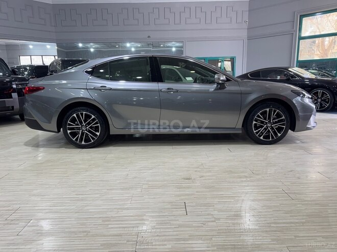 Toyota Camry-21