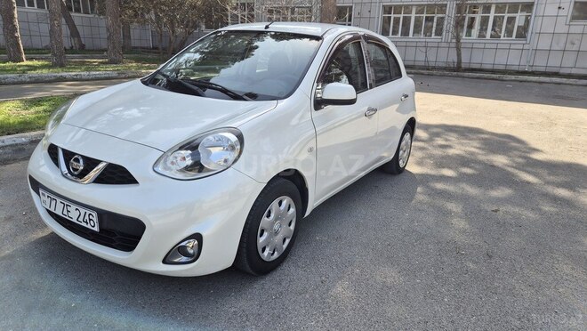 Nissan March-8