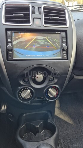 Nissan March-11
