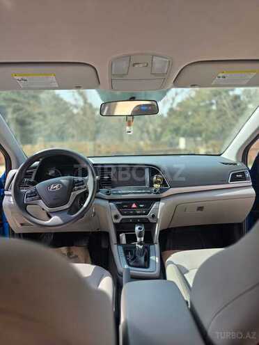 Hyundai Elantra-3