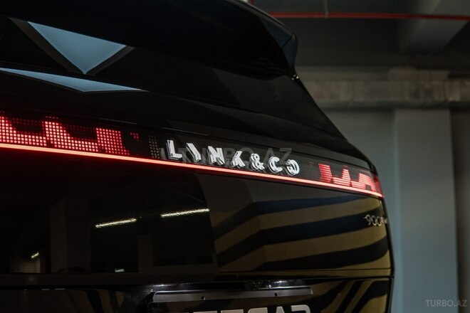 Lynk & Co 900-5