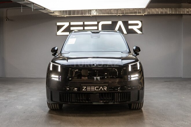 Lynk & Co 900-1