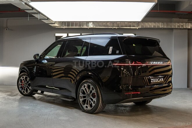 Lynk & Co 900-3