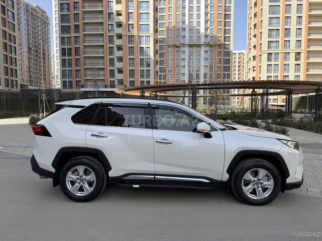Toyota RAV4-3