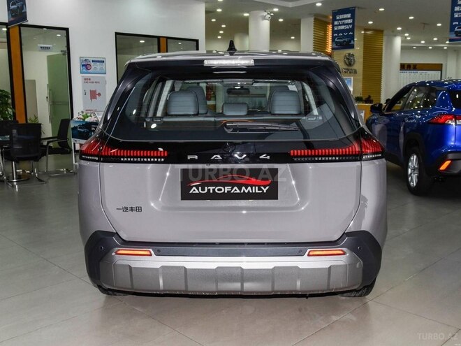 Toyota RAV4-6