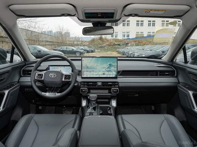 Toyota RAV4-8