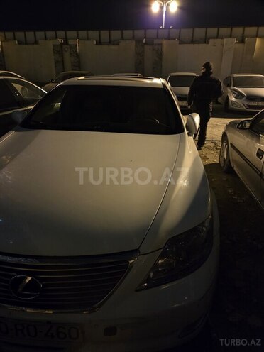Lexus LS 460L-2